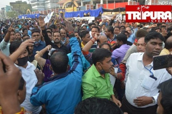 Protest bursts in Agartala as 10323 Teachers Blocked Road after Police did not allow to bring dead-body of suicidal victim Rumi Debbarma to the Demonstration spot : Barricade Broken ! Road Blockades in Agartala, Khowai continue